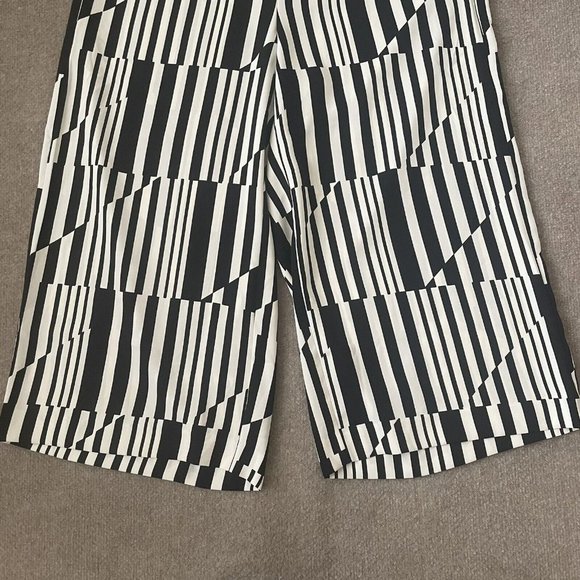 Chico's Pants Womens 2 (Size 12) Black Cream Cropped Wide Leg Ultimate Fit NEW - Picture 3 of 12